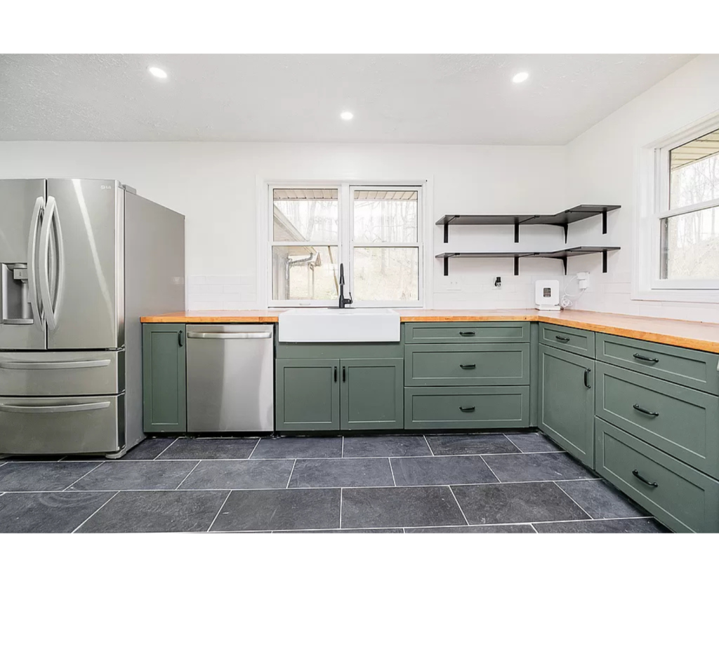Earthy Elegance: Modern Farmhouse Kitchen