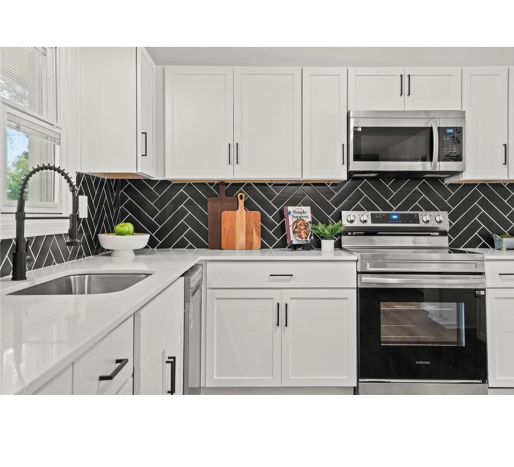 Sleek & Stylish Kitchen Design