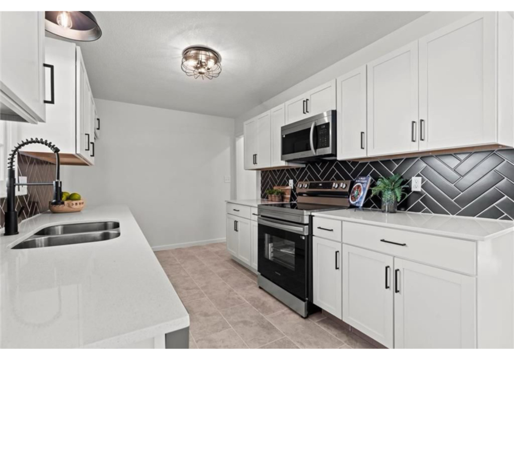 Bold Contrast: Quality Kitchen Design