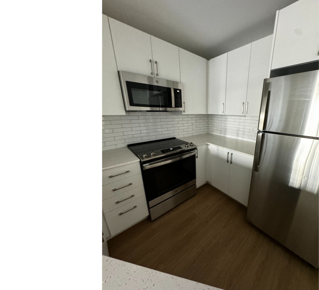 Crisp & Clean Kitchen: A Modern White Ensemble