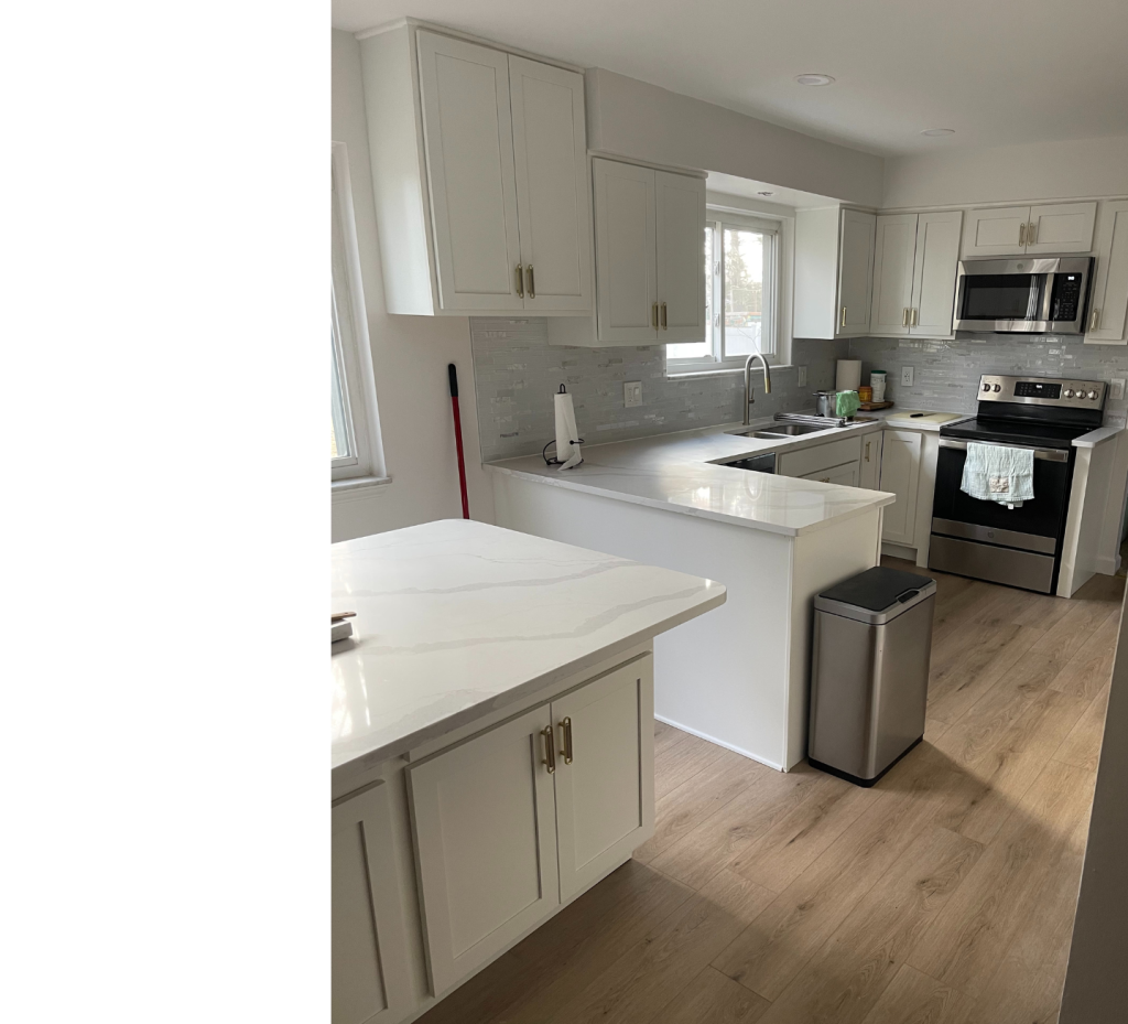 Bright White Kitchen: Calacatta Gold Style