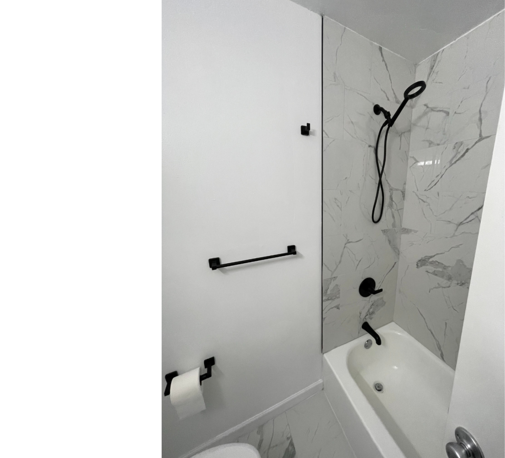 Modern Contrast Bath: Black Fixtures & Marble Style