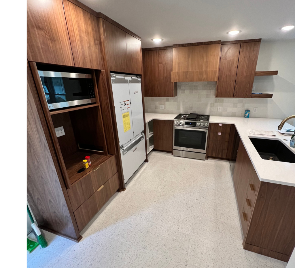 Rich Wood & Bright Quartz: A Modern Kitchen Harmony