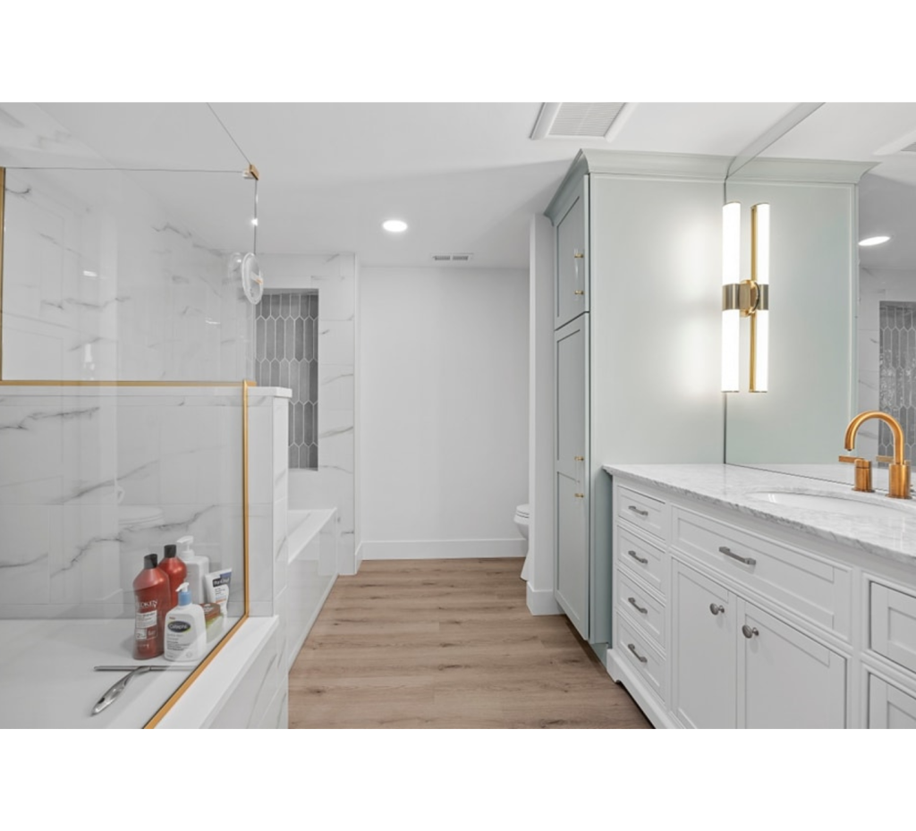 Light Hues & Elegant Touches: A Bright Bathroom Design