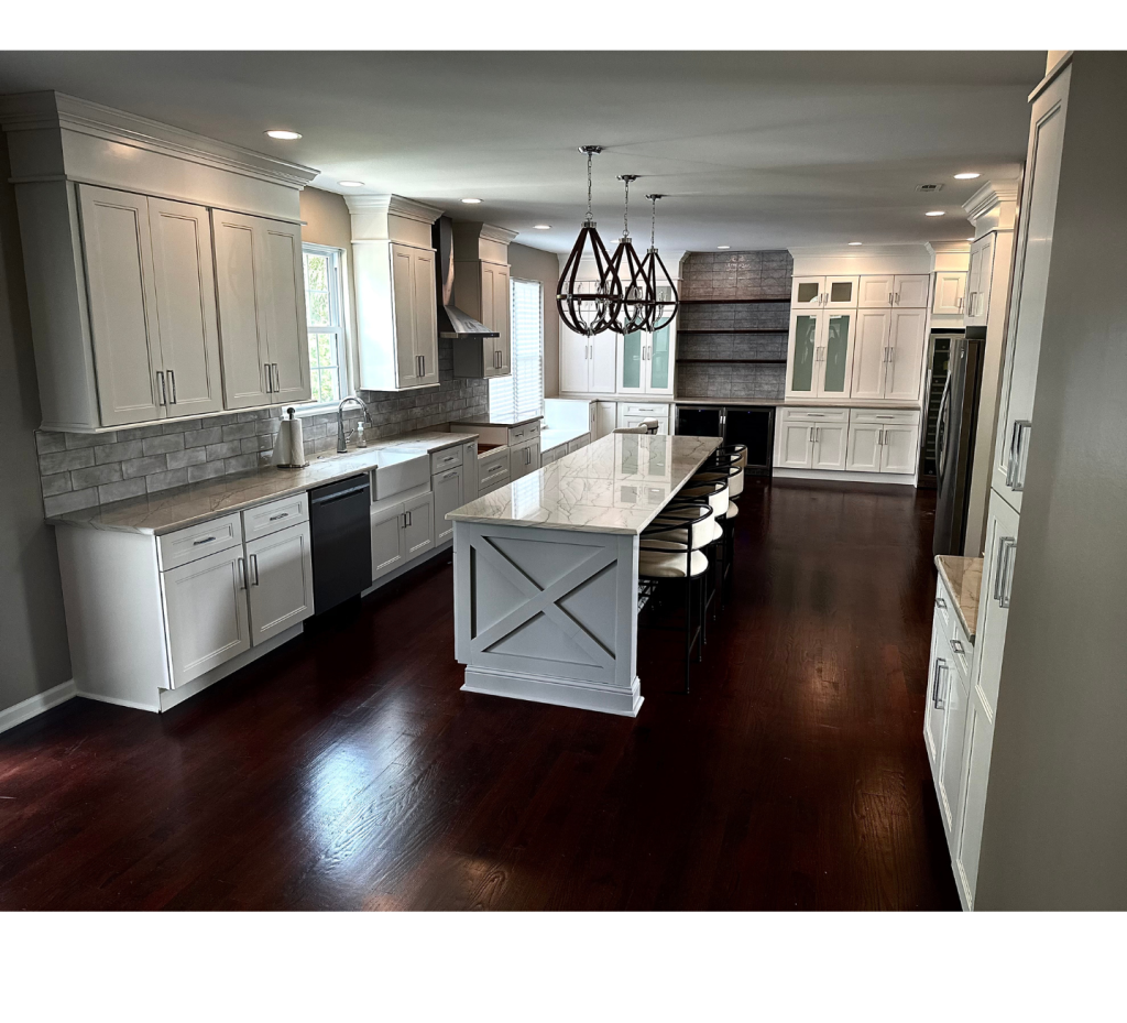 Elegant Whites & Dark Wood Floors: A Grand Kitchen Space