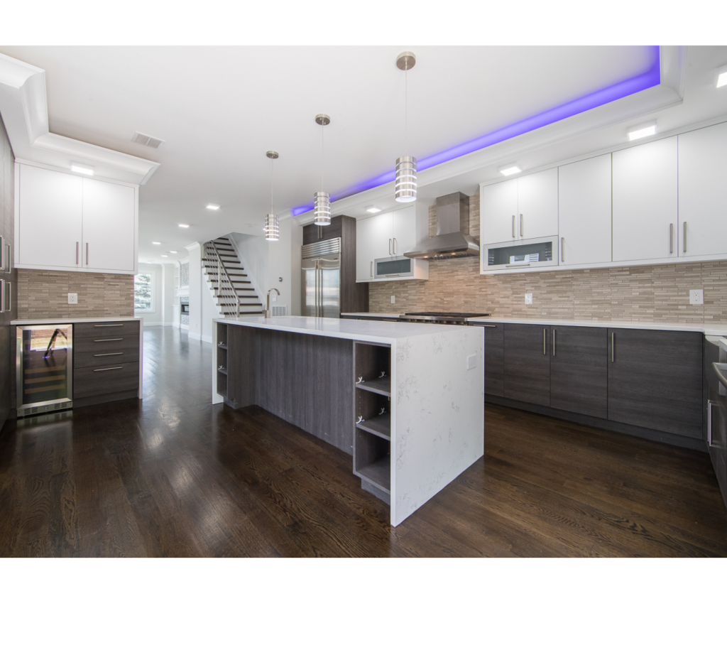 Sleek Contrast & Modern Lighting: A Contemporary Kitchen