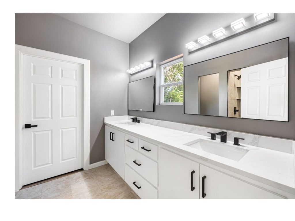 Sleek White Vanity: A Modern Bathroom Design