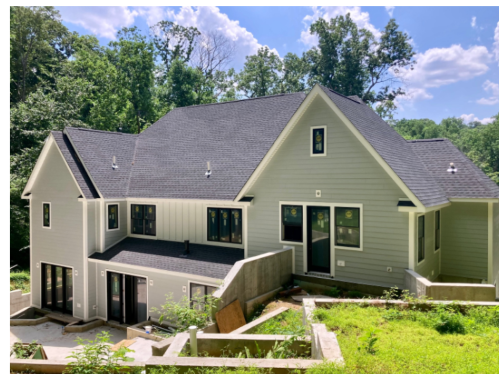 Modern Farmhouse: Nature's Embrace Taking Shape