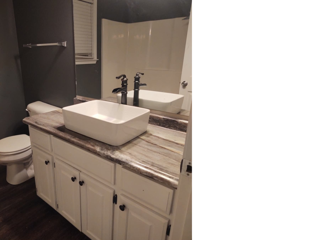 Modern Simplicity: Rectangular Vessel Sink Bath