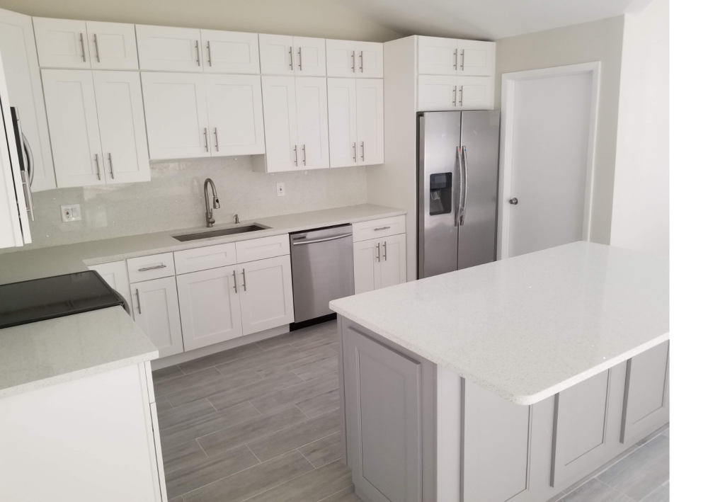 Sleek & Serene: A Modern Kitchen with Quartz Surfaces