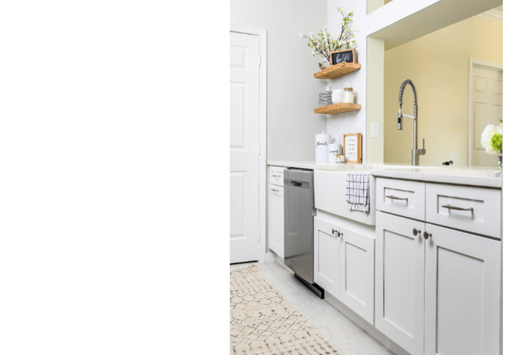 Bright & Airy Elegance: A Modern Farmhouse Kitchen