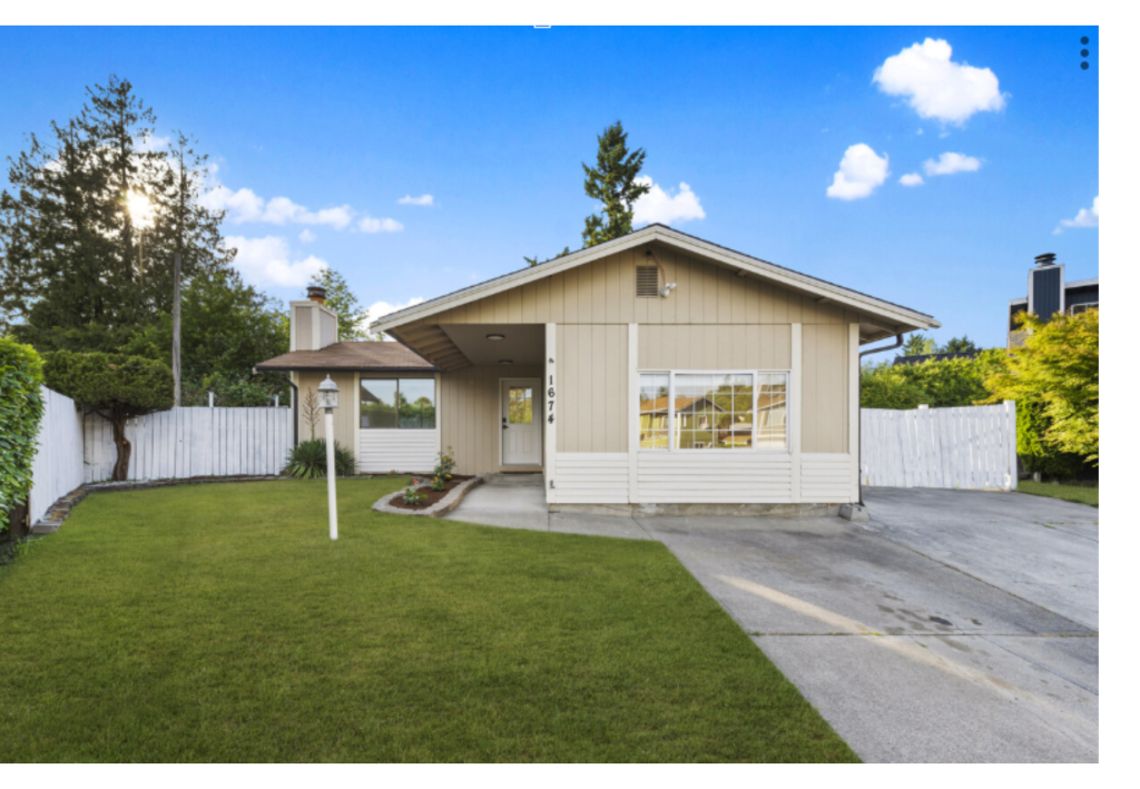 Cozy Curb Appeal: A Charming Single-Story Home