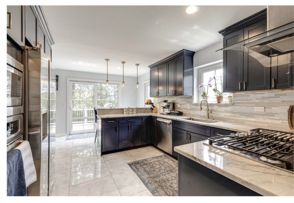 Modern Contrast: Dark Cabinets & Light Counters