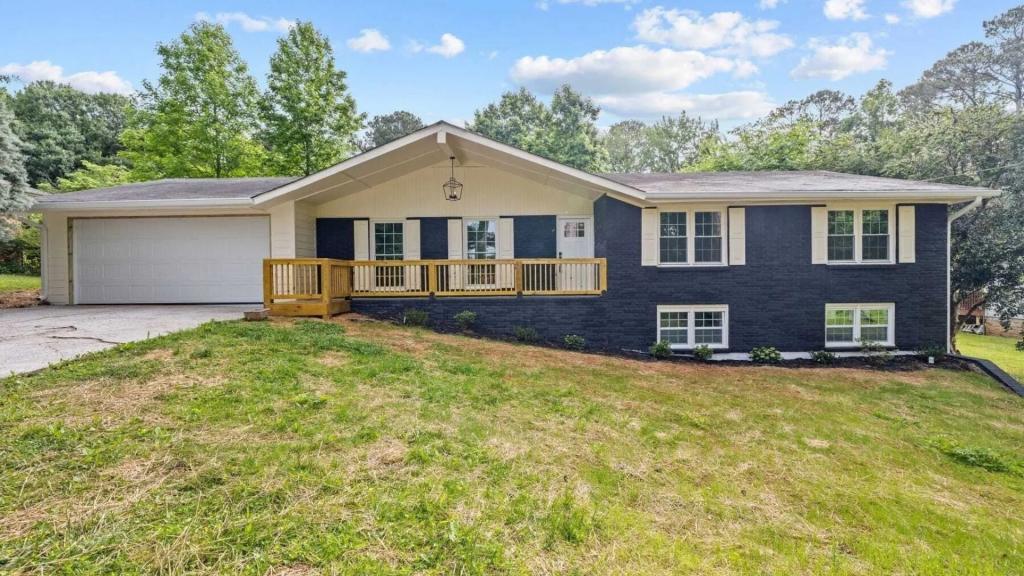 Charming Family Home: Lilburn, GA